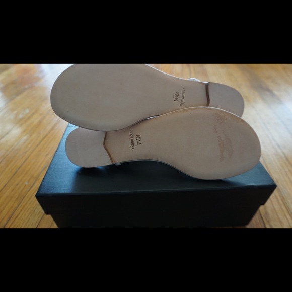 BNIB Badgley Mischka Genevie Flats - Size 7.5 - Picture 6 of 7